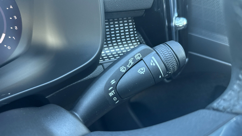 Volvo Xc40 2.0 B4P Plus Dark 5dr AWD Auto Petrol Estate